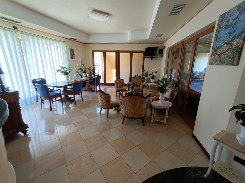 Villa Isabella Hotel & Residence 26/50