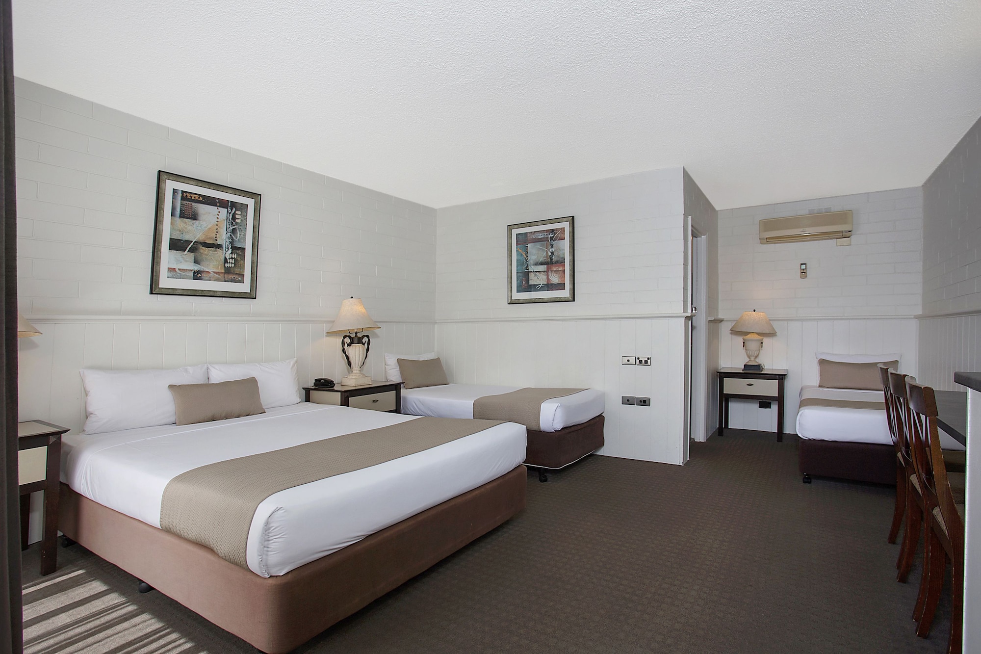 Budget, Family, Queen and Twin Beds