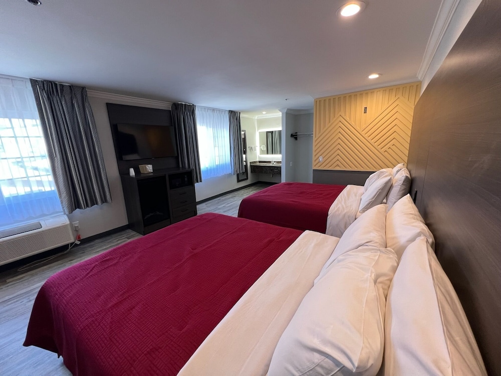 Cloud 9 Inn LAX 13/44