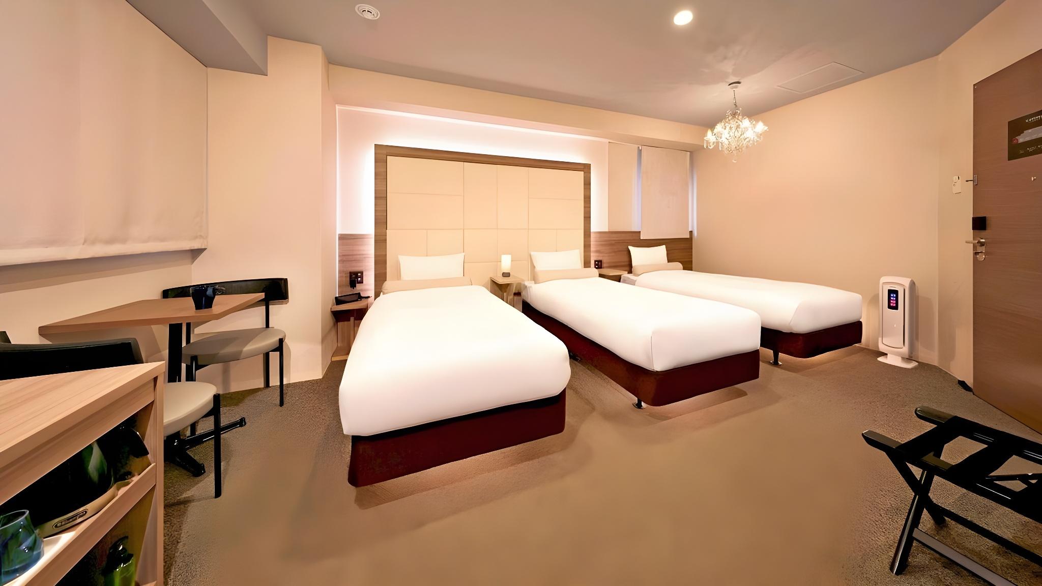 ROOM, TRIPLE