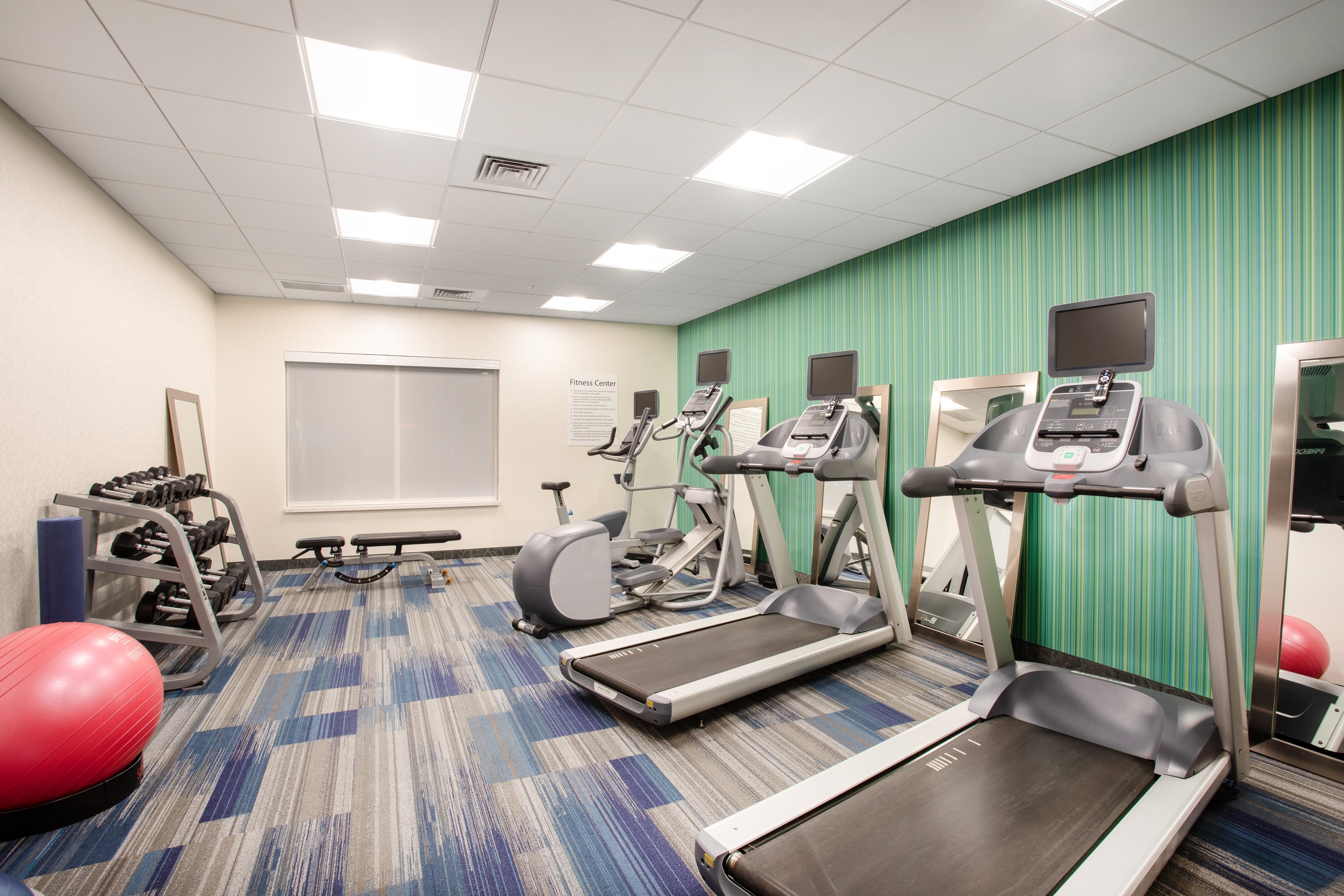 Holiday Inn Express Suites Great Bend 31/53