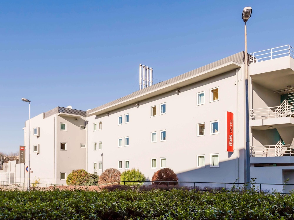 Ibis Guimaraes 6/73