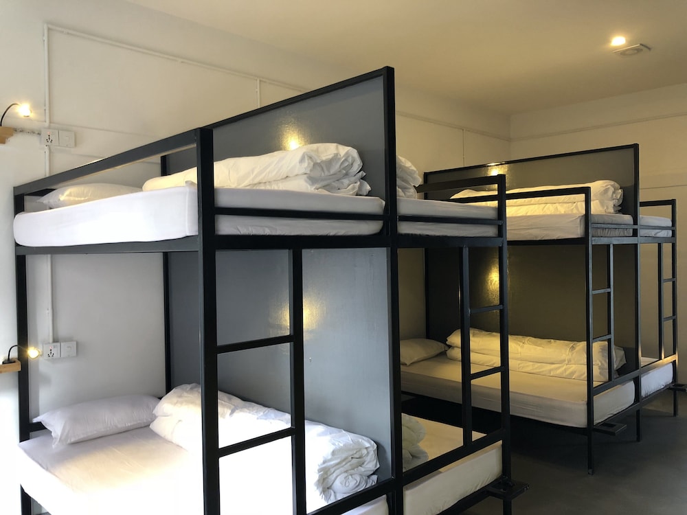 Yakety Yak Hostel 24/65