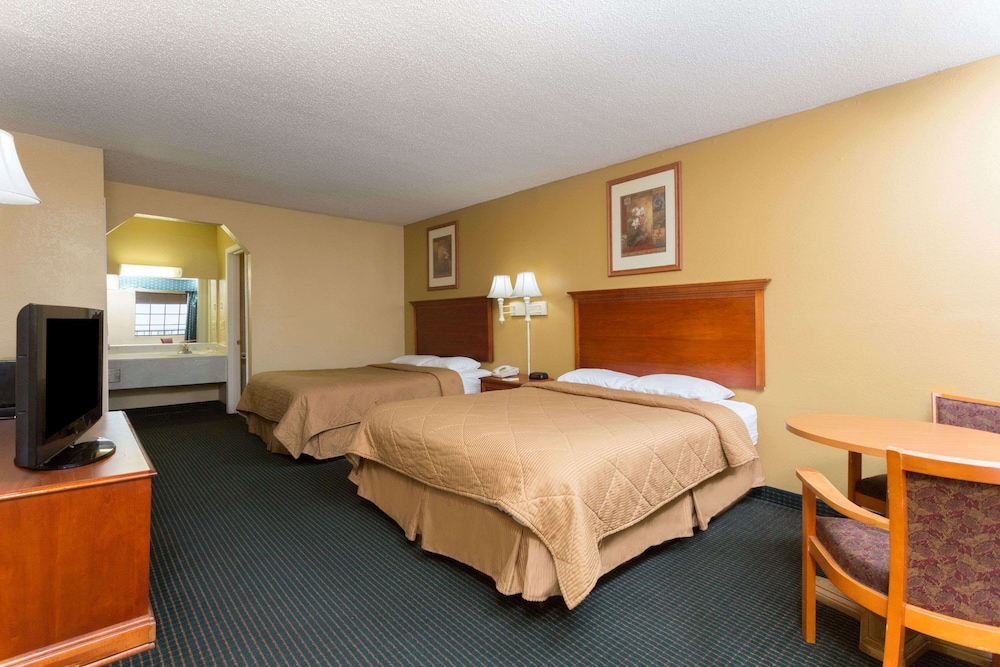 Days Inn & Suites By Wyndham Vicksburg 14/33