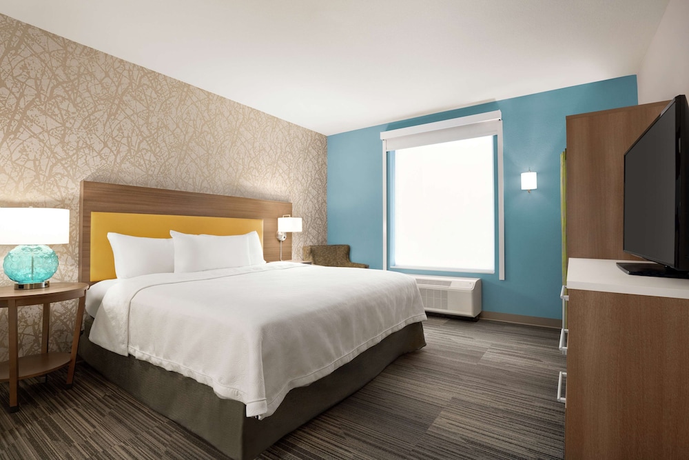 SUITE, KING BED, ACCESSIBLE