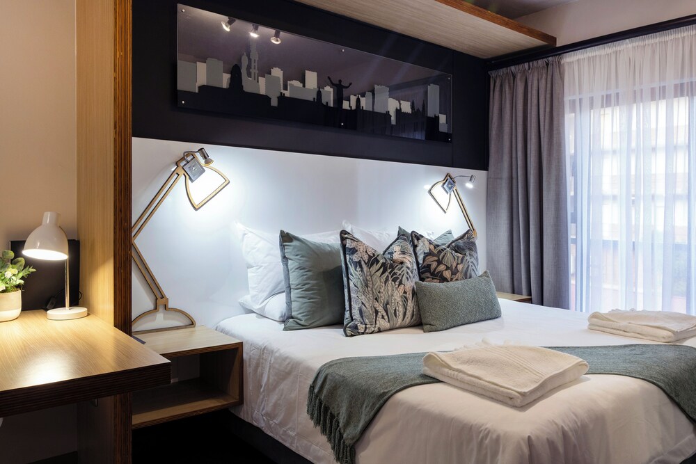 1 BEDROOM, LUXURY, APARTMENT