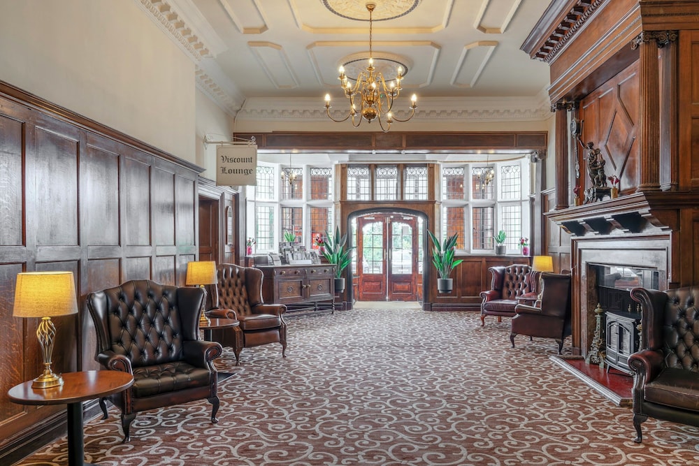 Russ Hill Hotel Gatwick 36/62