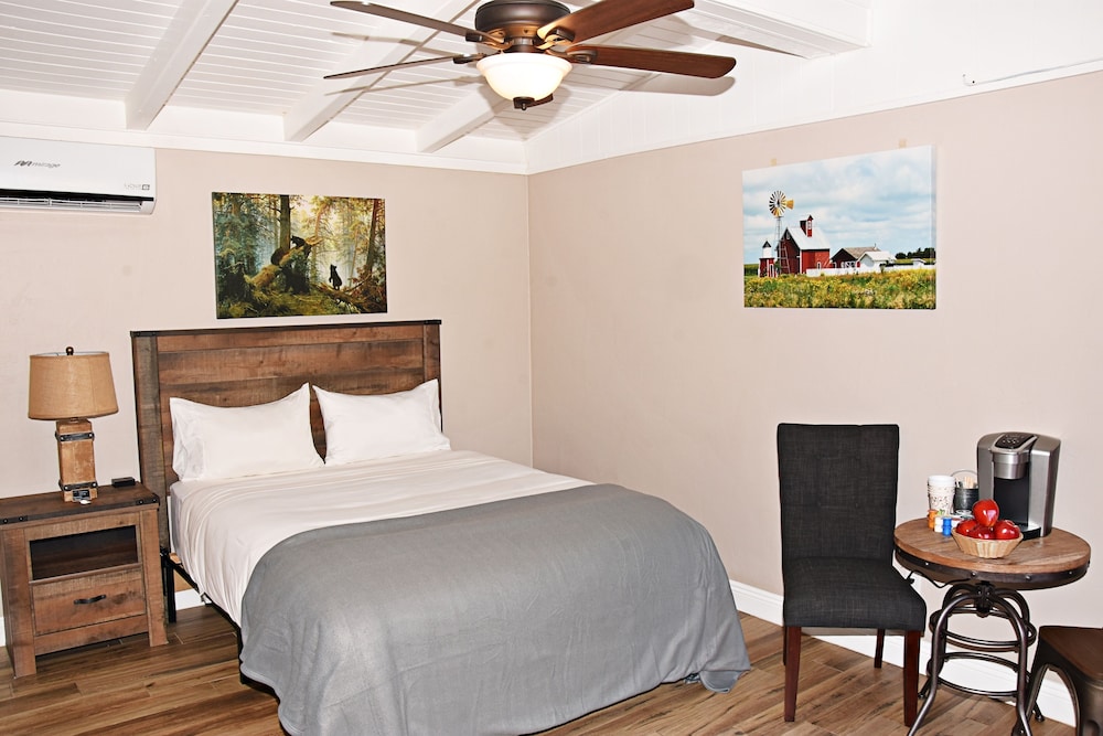Apple Tree Inn 17/50
