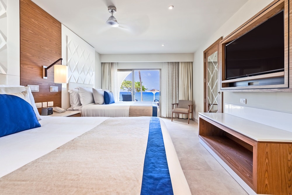 Diamond Club, Swim Out, Junior Suite, Luxury, King Bed, Ocean Front, Sofa، Royalton Grenada, an Autograph Collection All-Inclusive Resort 3/7