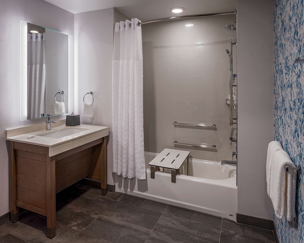Hyatt House Tampa Downtown 10/63
