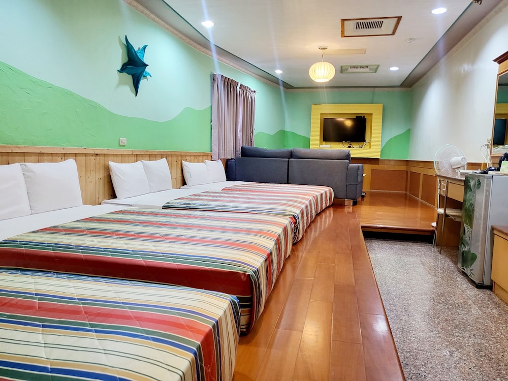 TOWER, COMFORT, MULTIPLE BEDS, 2 BATHROOMS