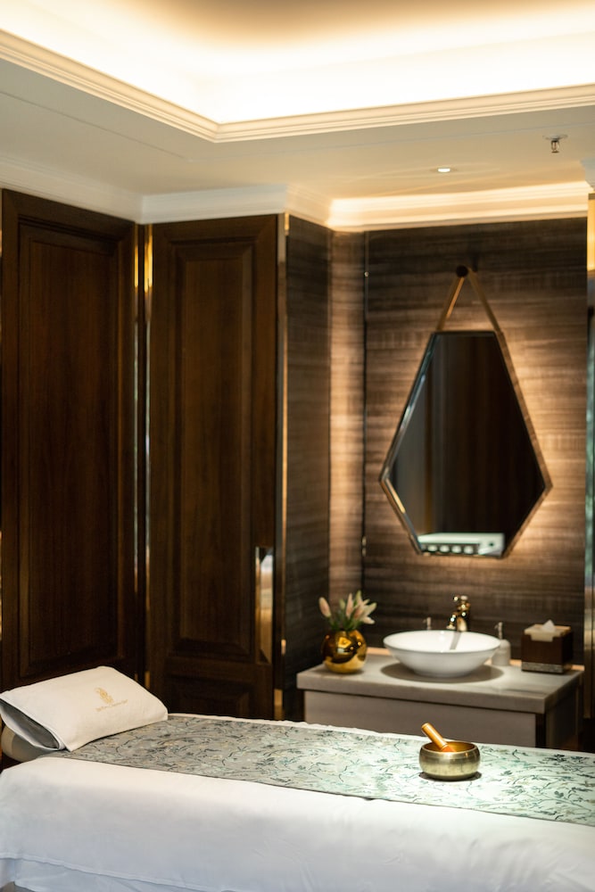 The Ritz-Carlton Pune 25/55