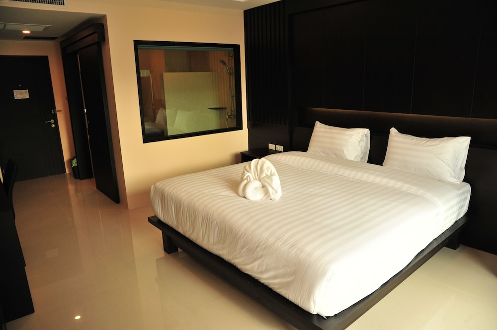 SUPERIOR, KING BED