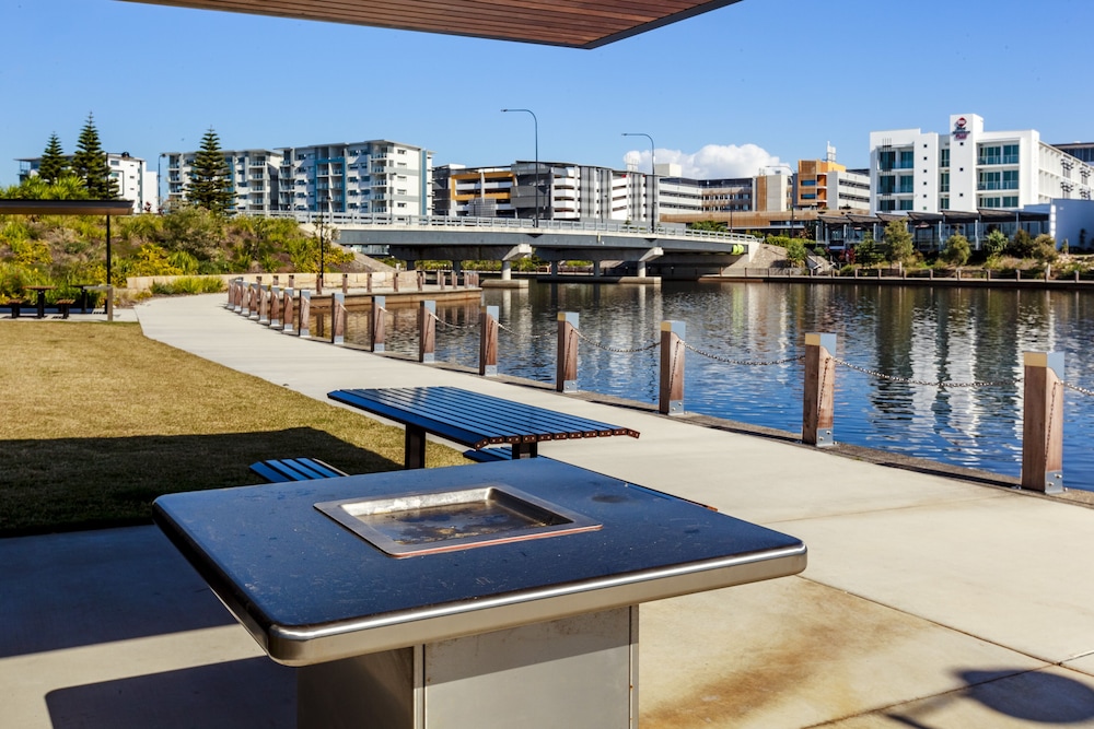 Mercure Sunshine Coast Kawana Waters 60/69