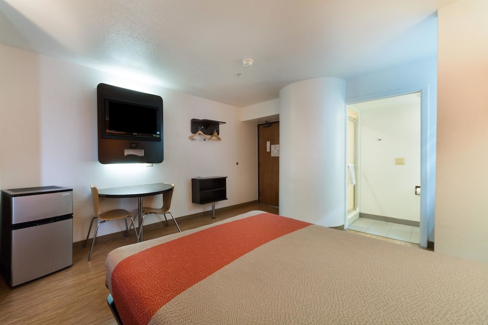 Motel6 Dallas, TX - Northeast 26/45