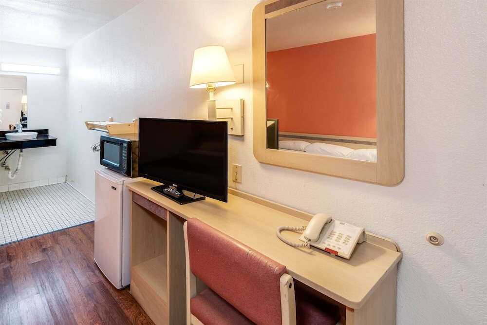Motel6 Greenville, TX 44/45