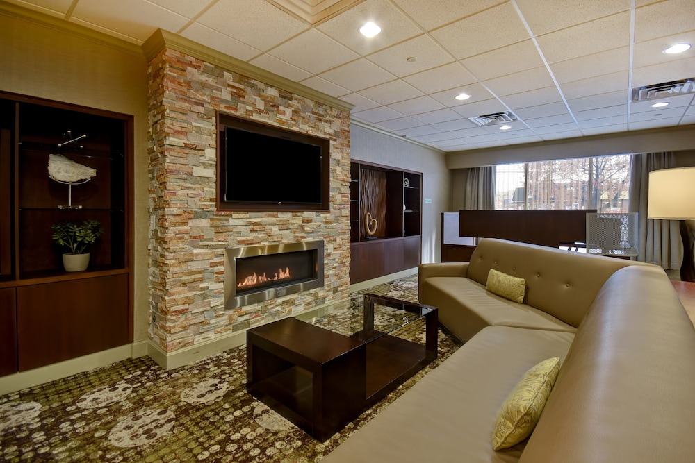 Holiday Inn Cincinnati-Riverfront 36/58