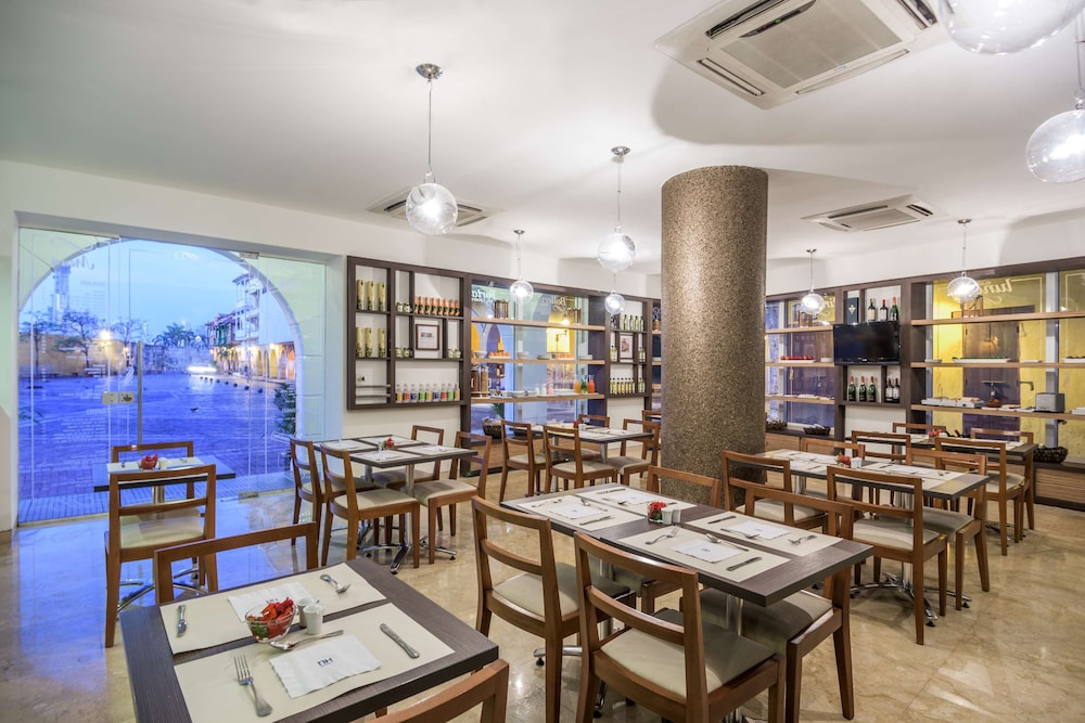 NH Cartagena Urban Royal 30/46