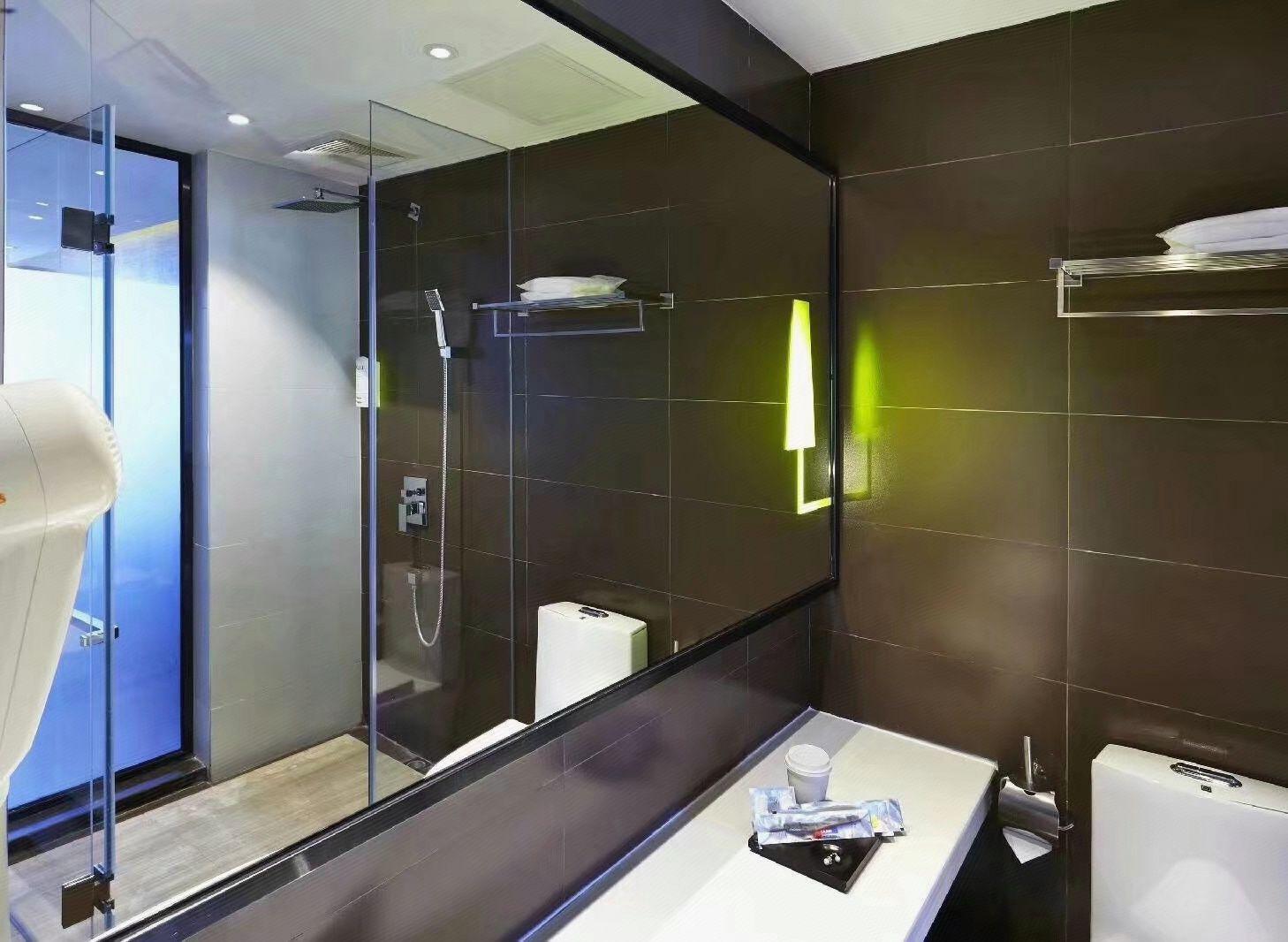 IU Hotels Xian Sanqiao Metro Sation Wanxiang City Branch 28/30
