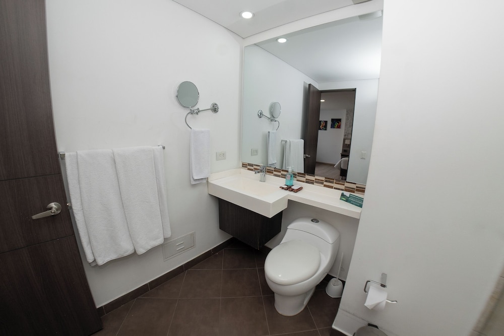 Hotel Grand Plaza Corferias 24/24