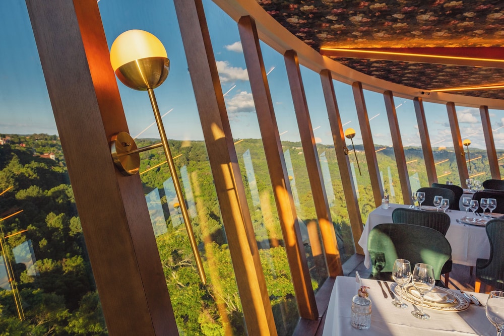 HOTEL RF VISION restaurante giratorio 33/50