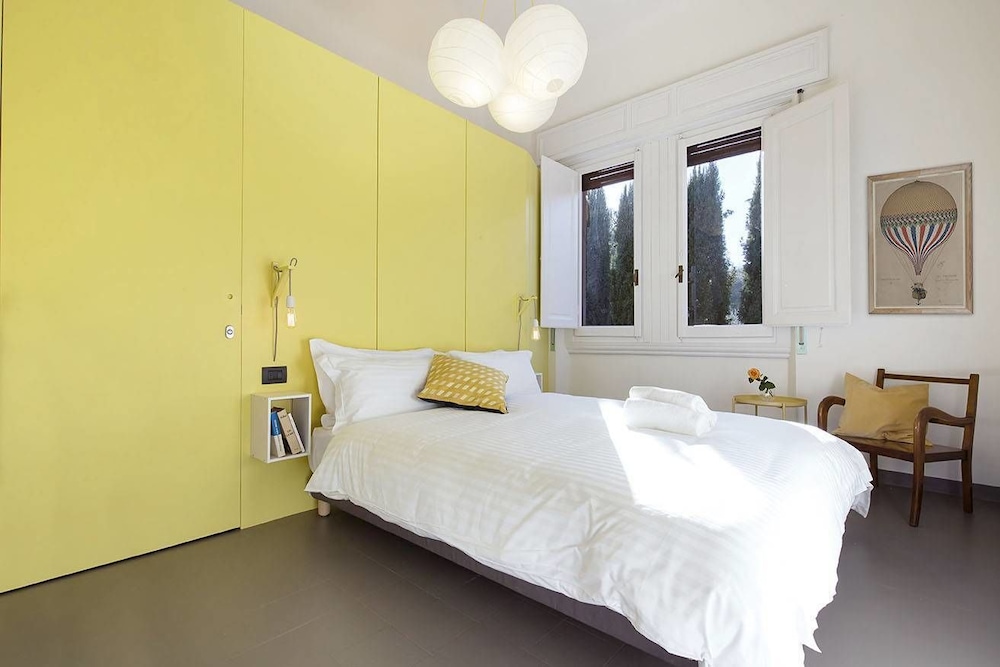 ROOM, DOUBLE BED, HILL VIEW