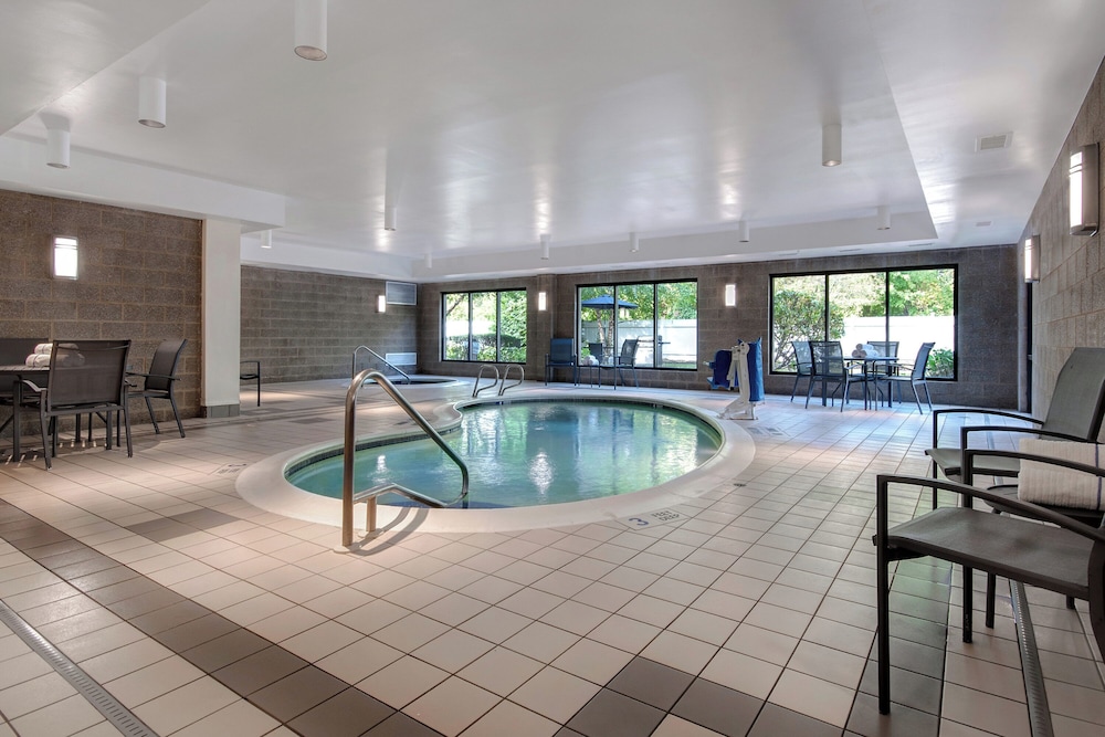Fairfield Inn Amp Suites By Marriott Rochester West Greece 21/50