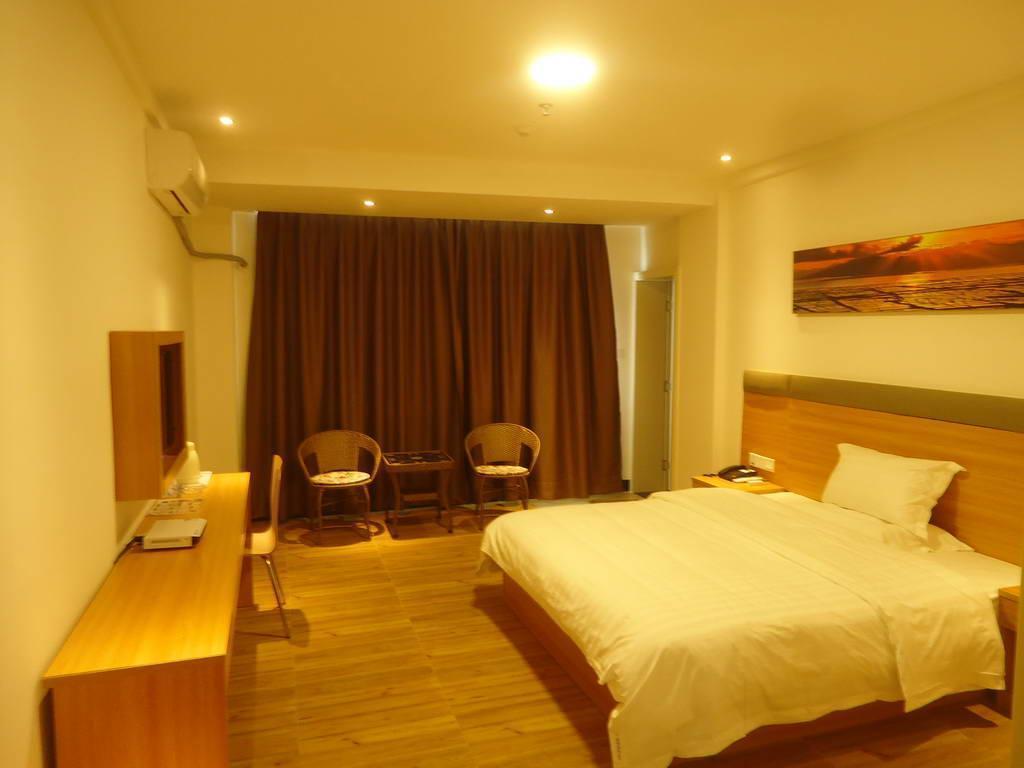 7 Days Inn (Zhuhai Haiquanwan Pingsha) 24/55
