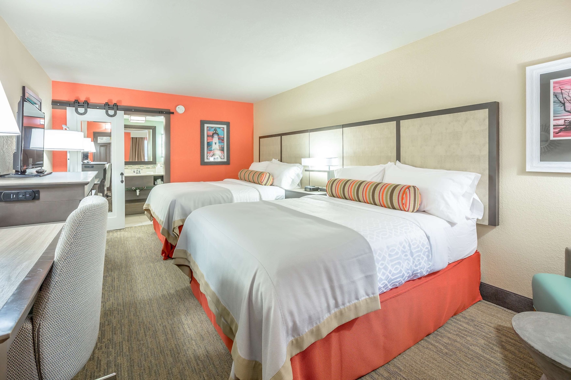 غرفة قياسية بسريرين كوين بإطلالة على الفناء، Best Western Plus St. Simons 3/6