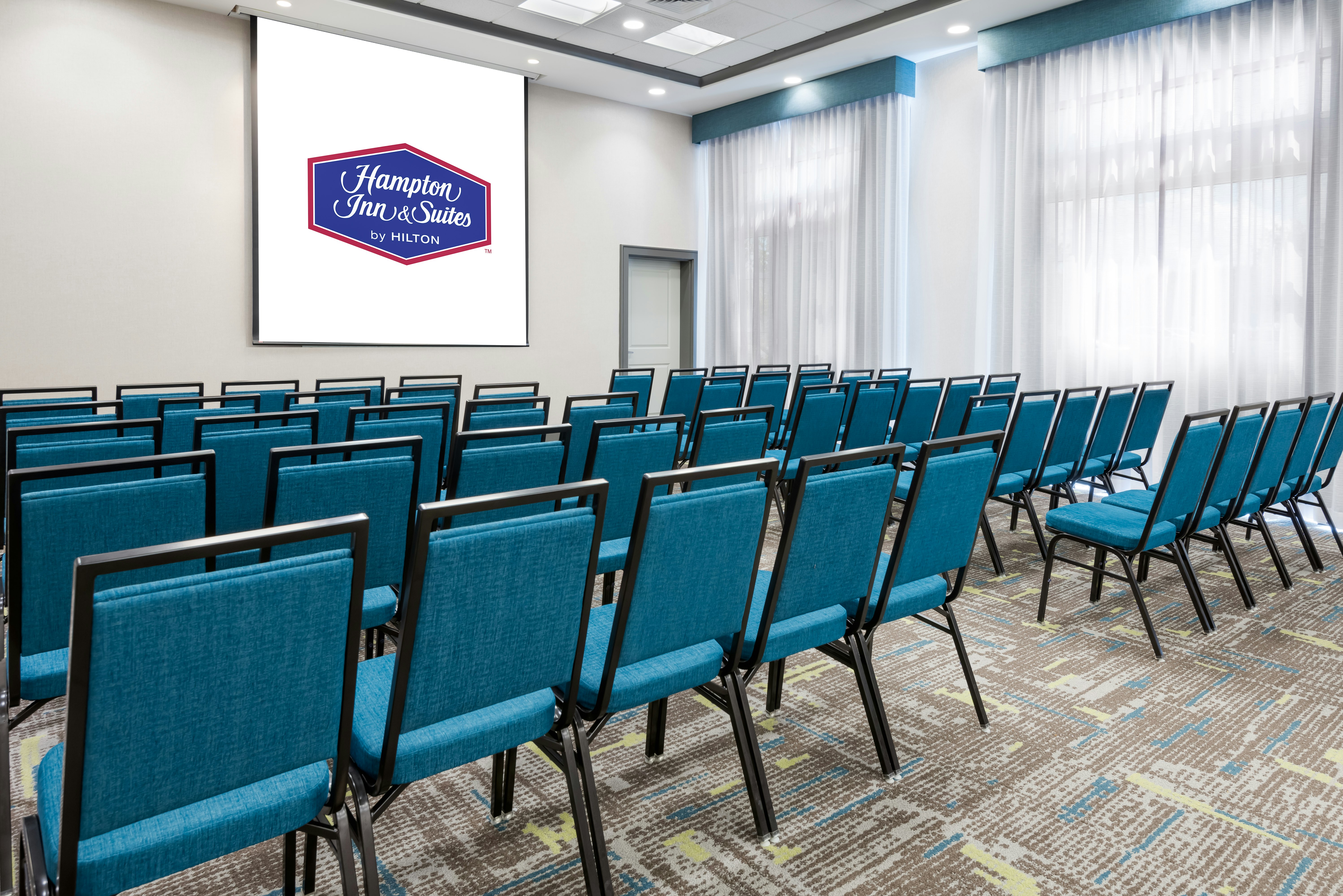 Hampton Inn & Suites Orlando Airport @ Gateway Village FL 44/58