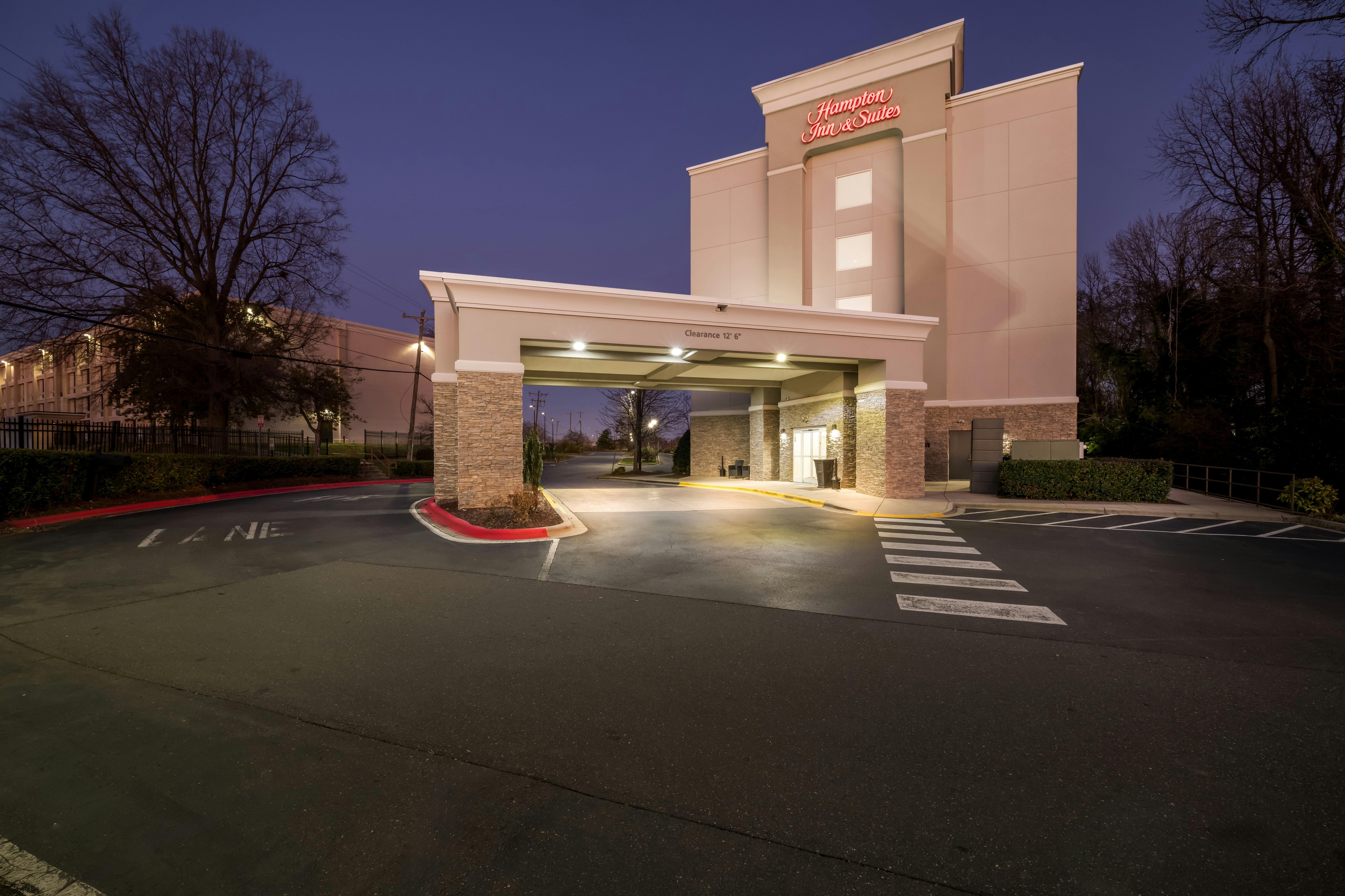 Hampton Inn and Suites Charlotte Airport 62/63