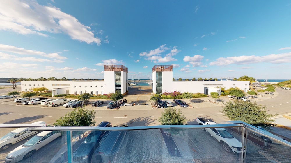 Karpaz Gate Marina 27/33