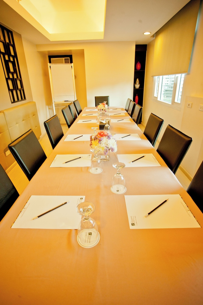 The Exchange Regency Residence Hotel 61/66