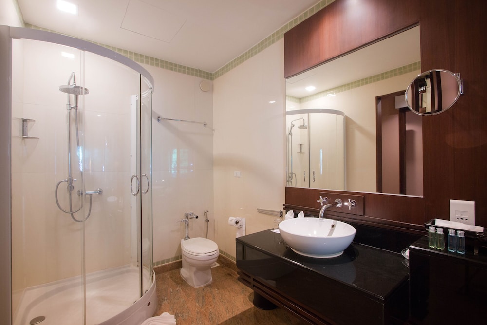 Grand Pacific Sovereign Resort and Spa 65/68