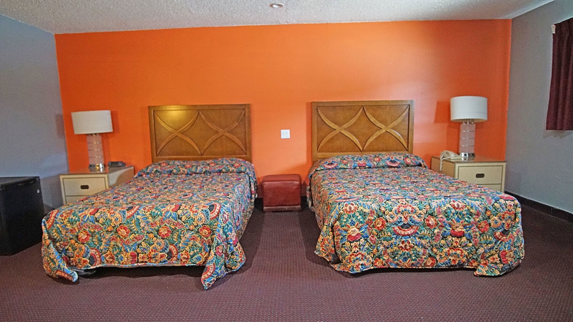 STANDARD, 2 DOUBLE BEDS