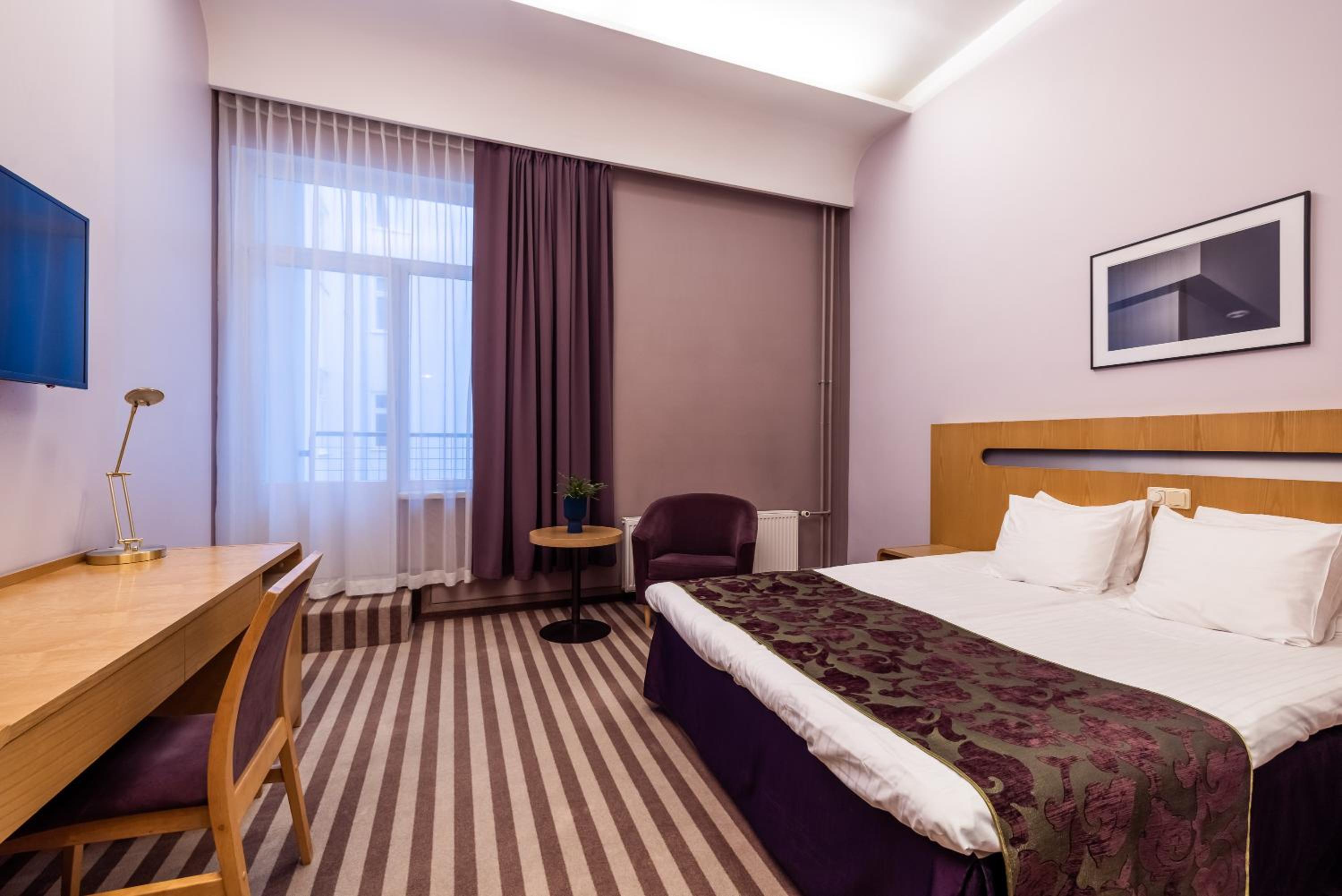 Room, Double Bed