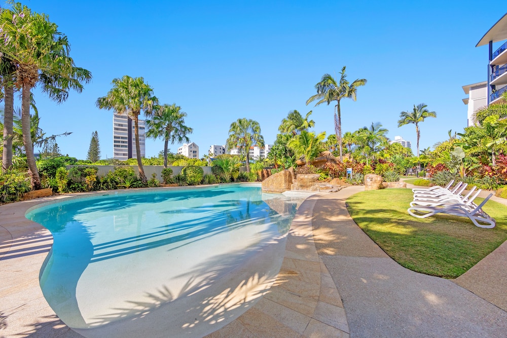 The Mirage Alexandra Headland 60/69