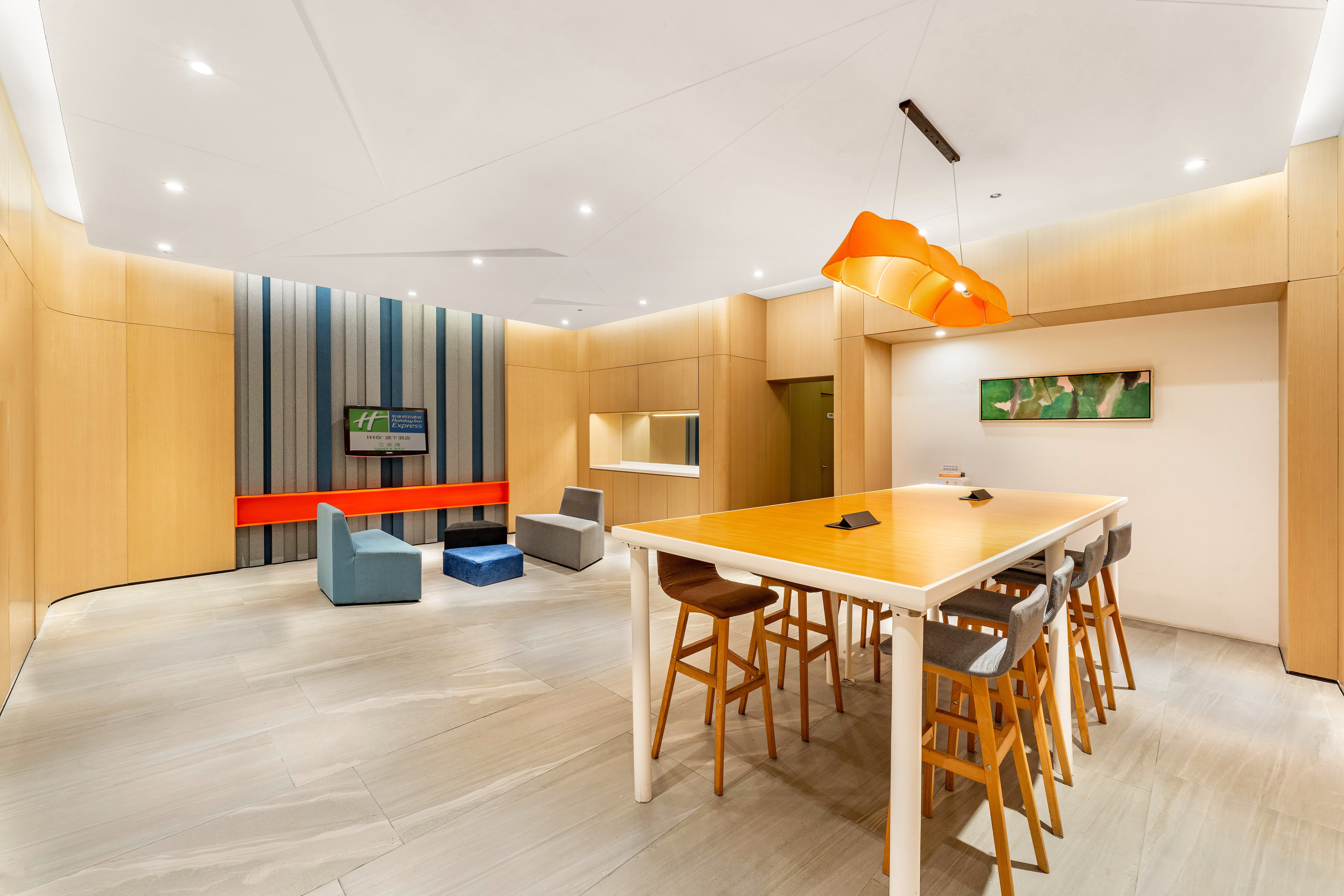 HOLIDAY INN EXPRESS SANYA BAY 38/50