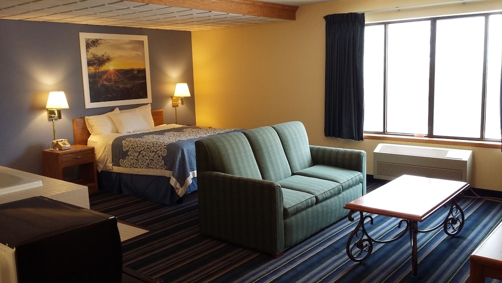 Days Inn by Wyndham Johnson Creek 27/33