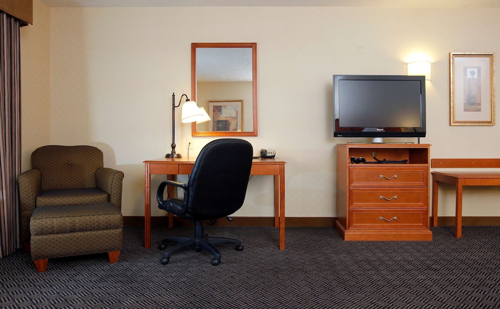 Hampton Inn Waterloo Cedar Valley 48/55