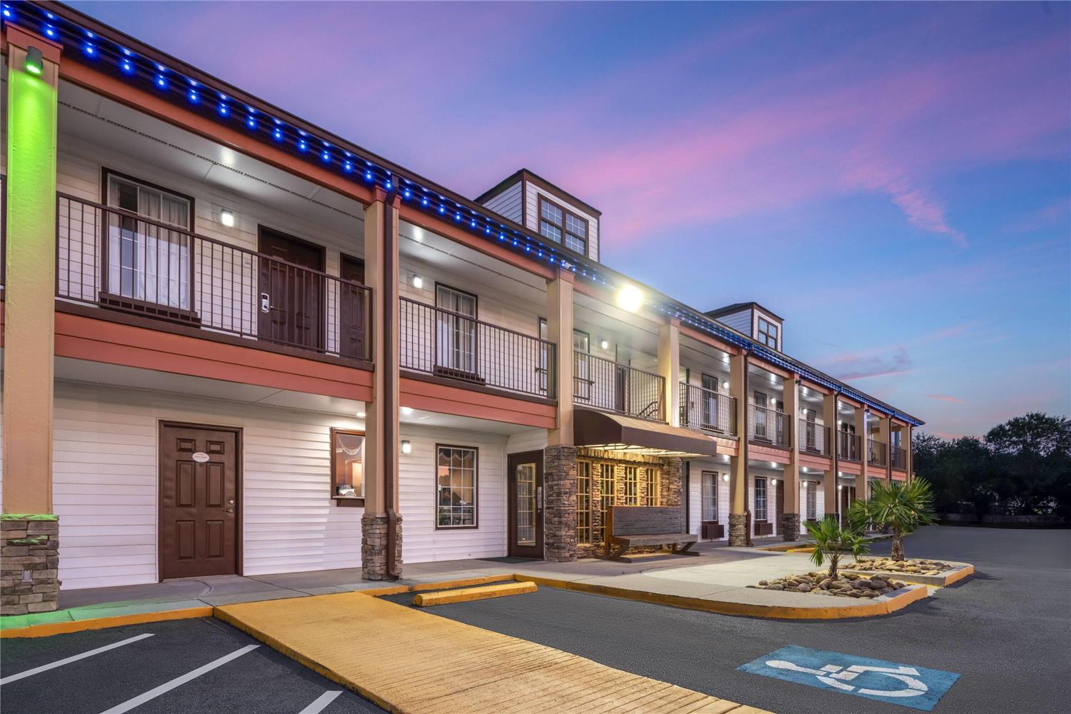Baymont by Wyndham Commerce GA Near Tanger Outlets Mall 5/17