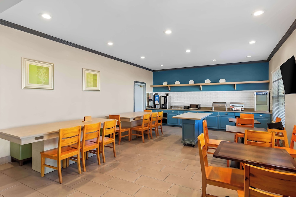 Sonesta Essential IAH Airport JFK Boulevard 41/53