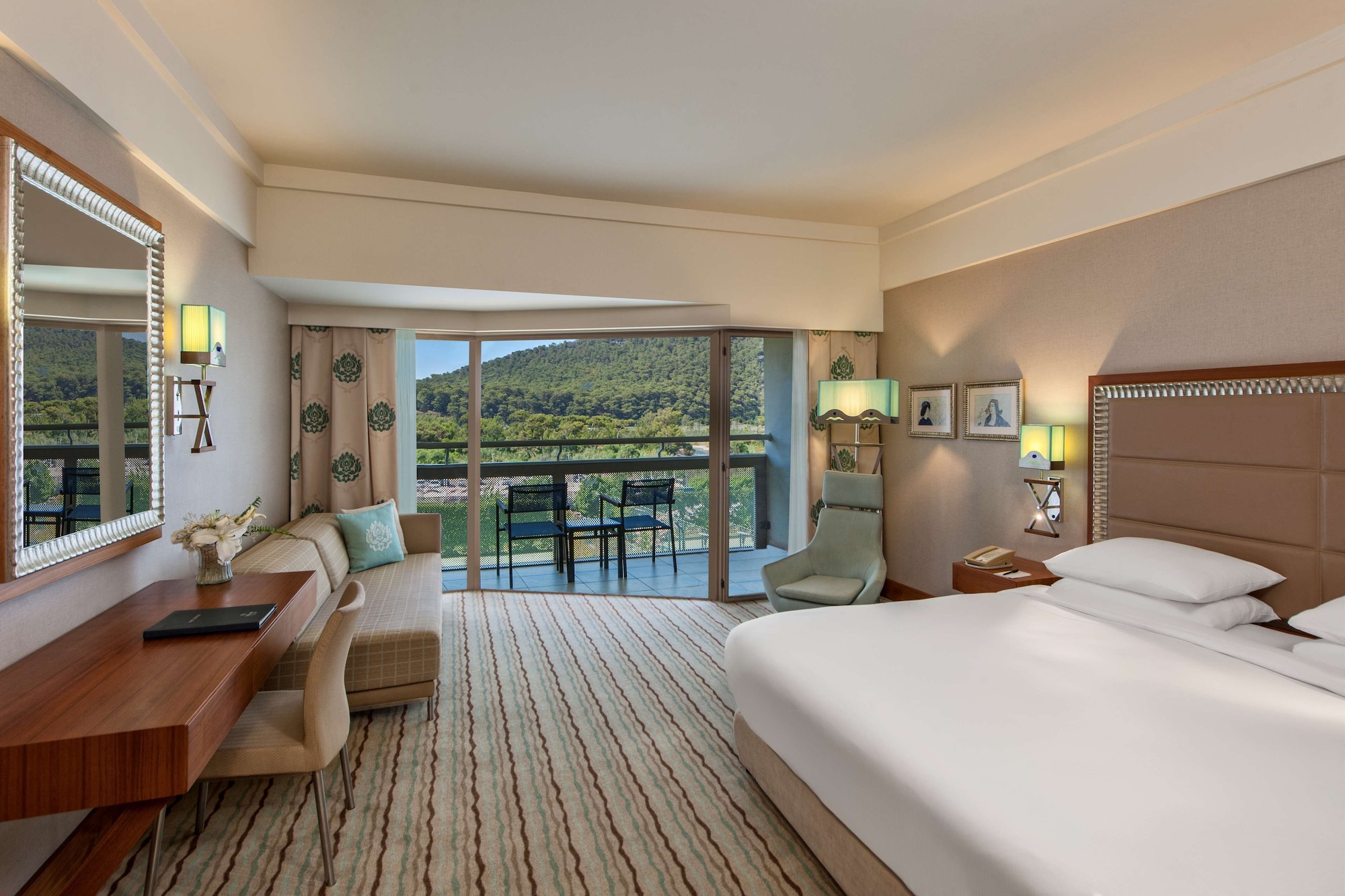 Guest Room, King Bed, Sea View, Pool Access