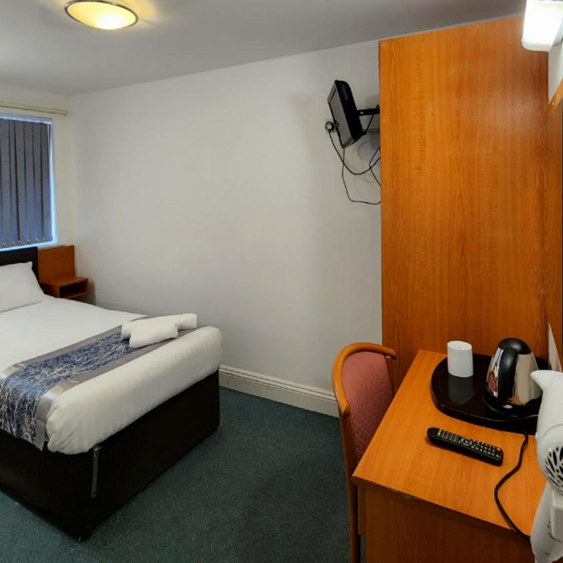 Shepiston Lodge Heathrow 11/14