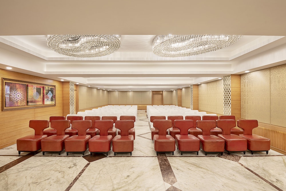 Country Inn & Suites by Radisson Jammu 56/68
