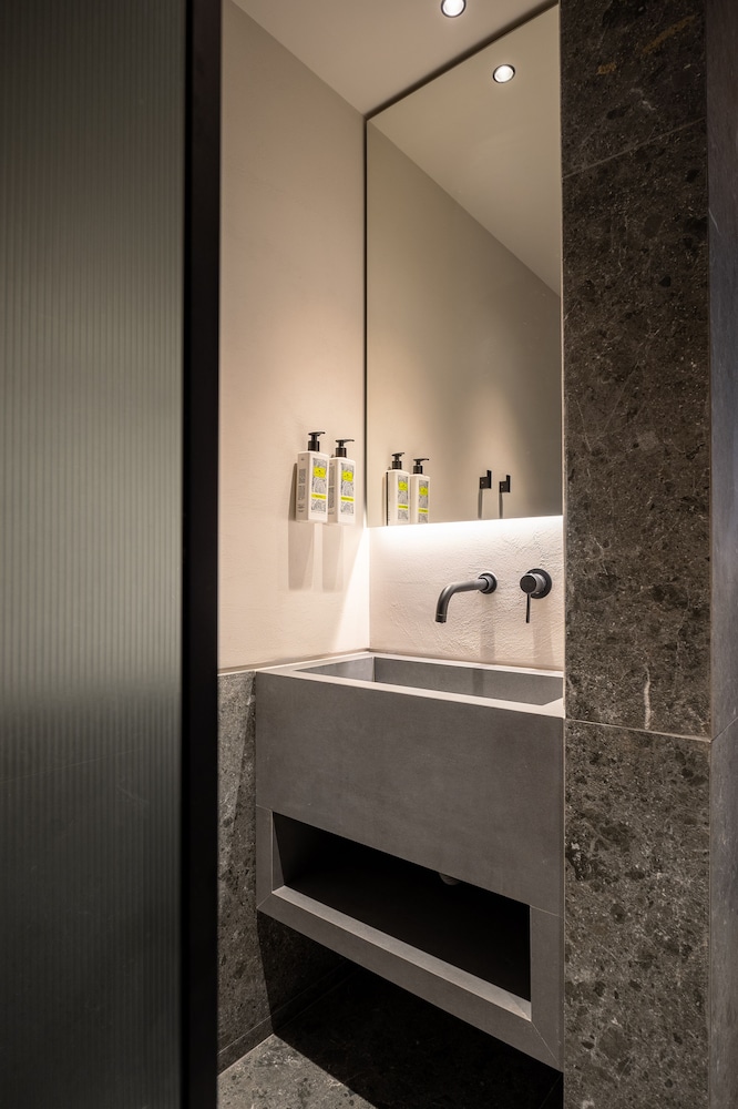 CUBIC Mykonos Seafront Design Suites 56/58