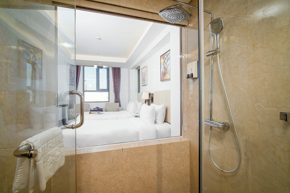 Luxtery Hotel 70/71