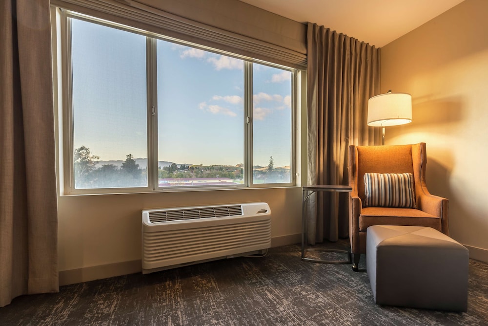 Hilton Garden Inn Fairfield 41/80