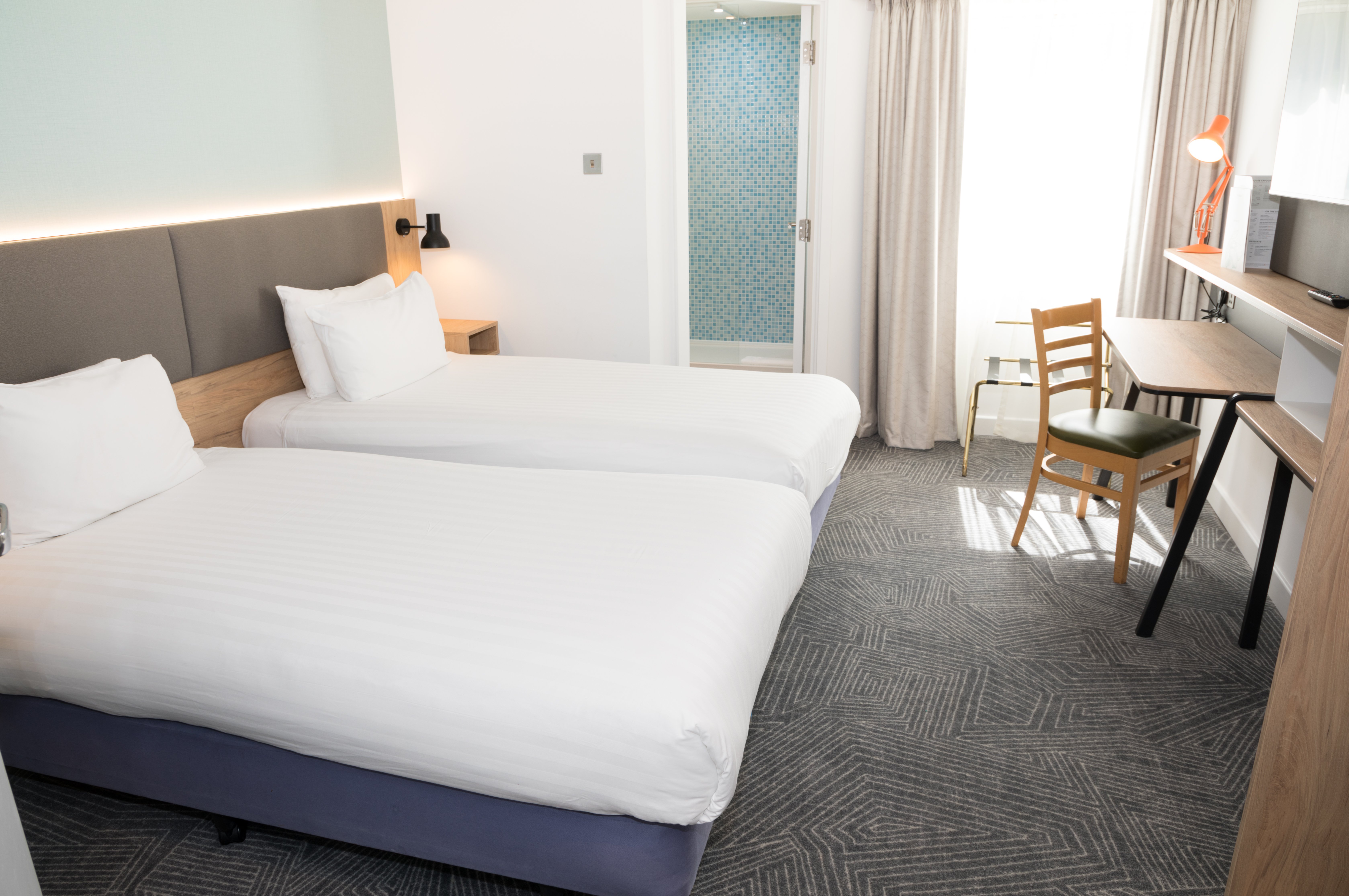 HOLIDAY INN BASINGSTOKE 10/45