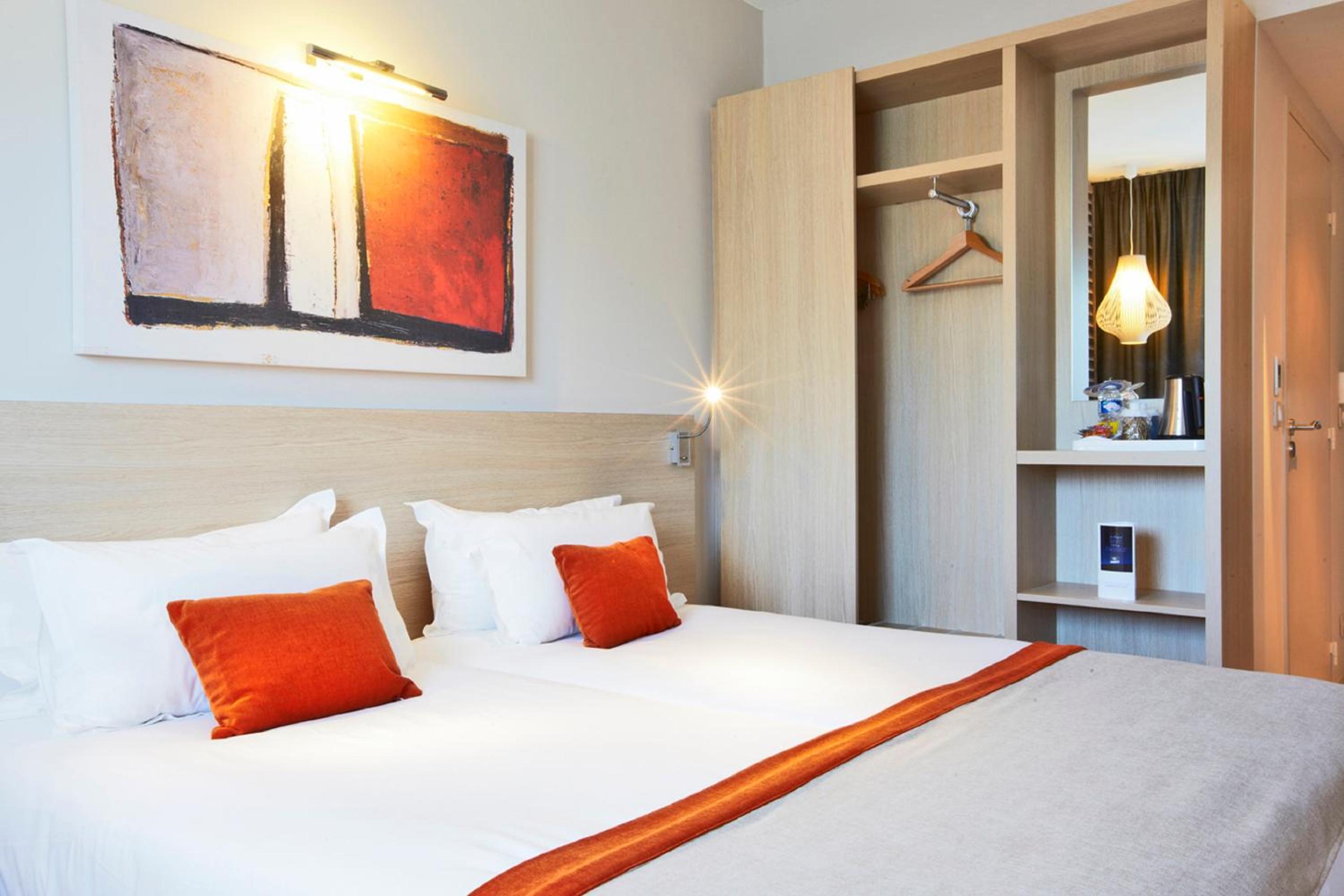 Room, Double Bed